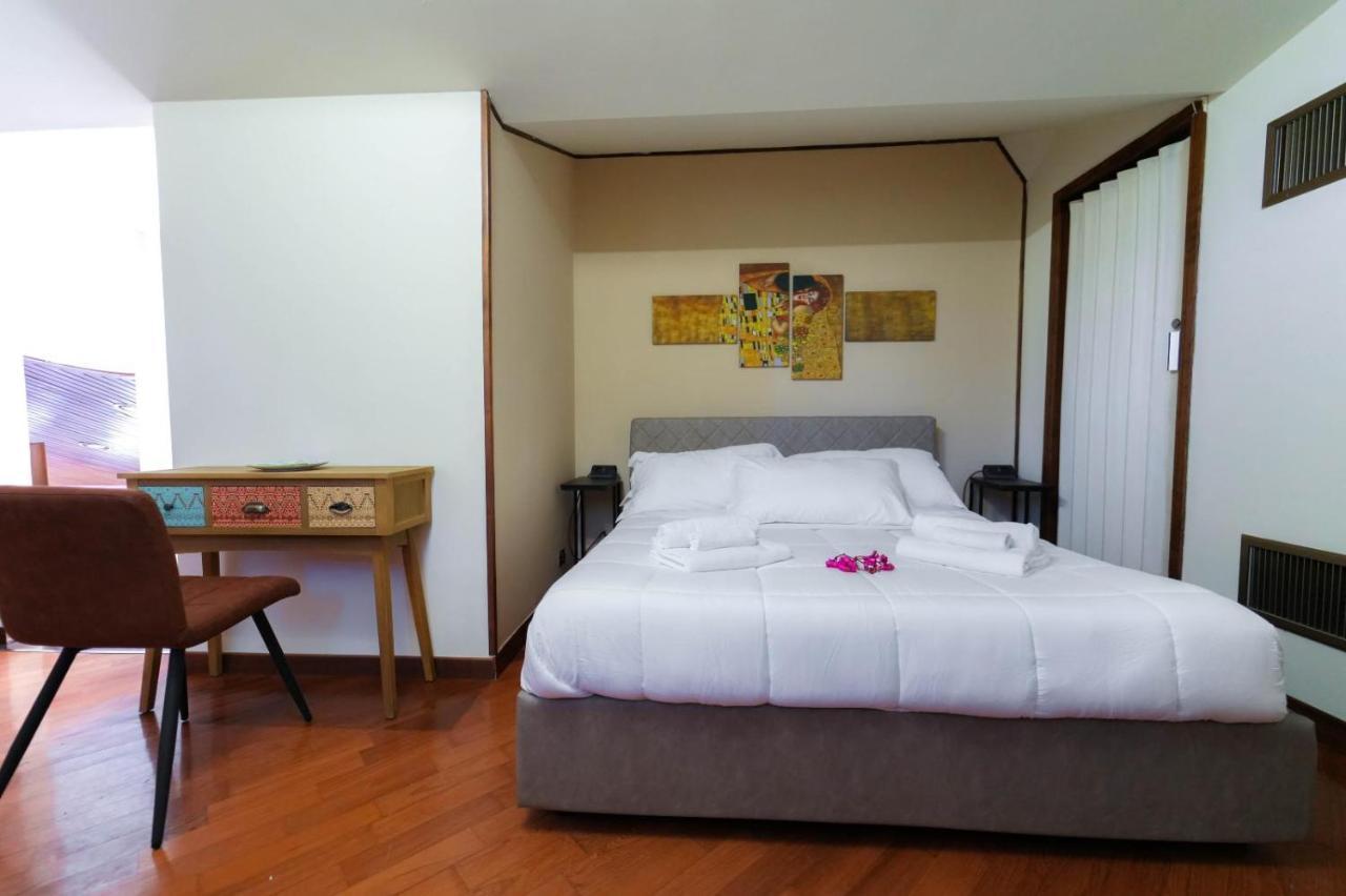 Paradise Suite Λατίνα Εξωτερικό φωτογραφία