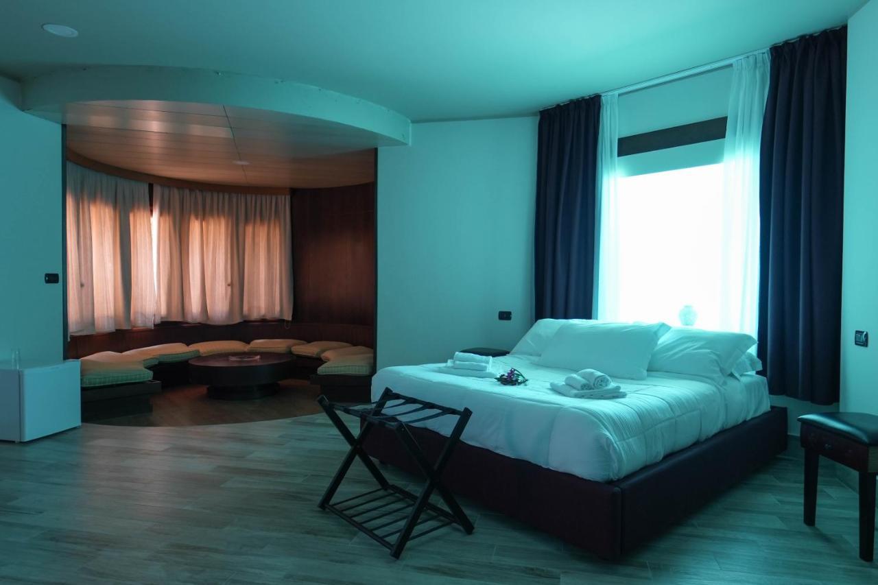 Paradise Suite Λατίνα Εξωτερικό φωτογραφία