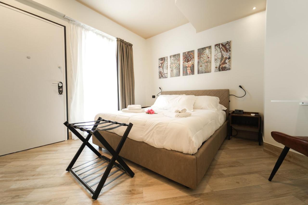 Paradise Suite Λατίνα Εξωτερικό φωτογραφία