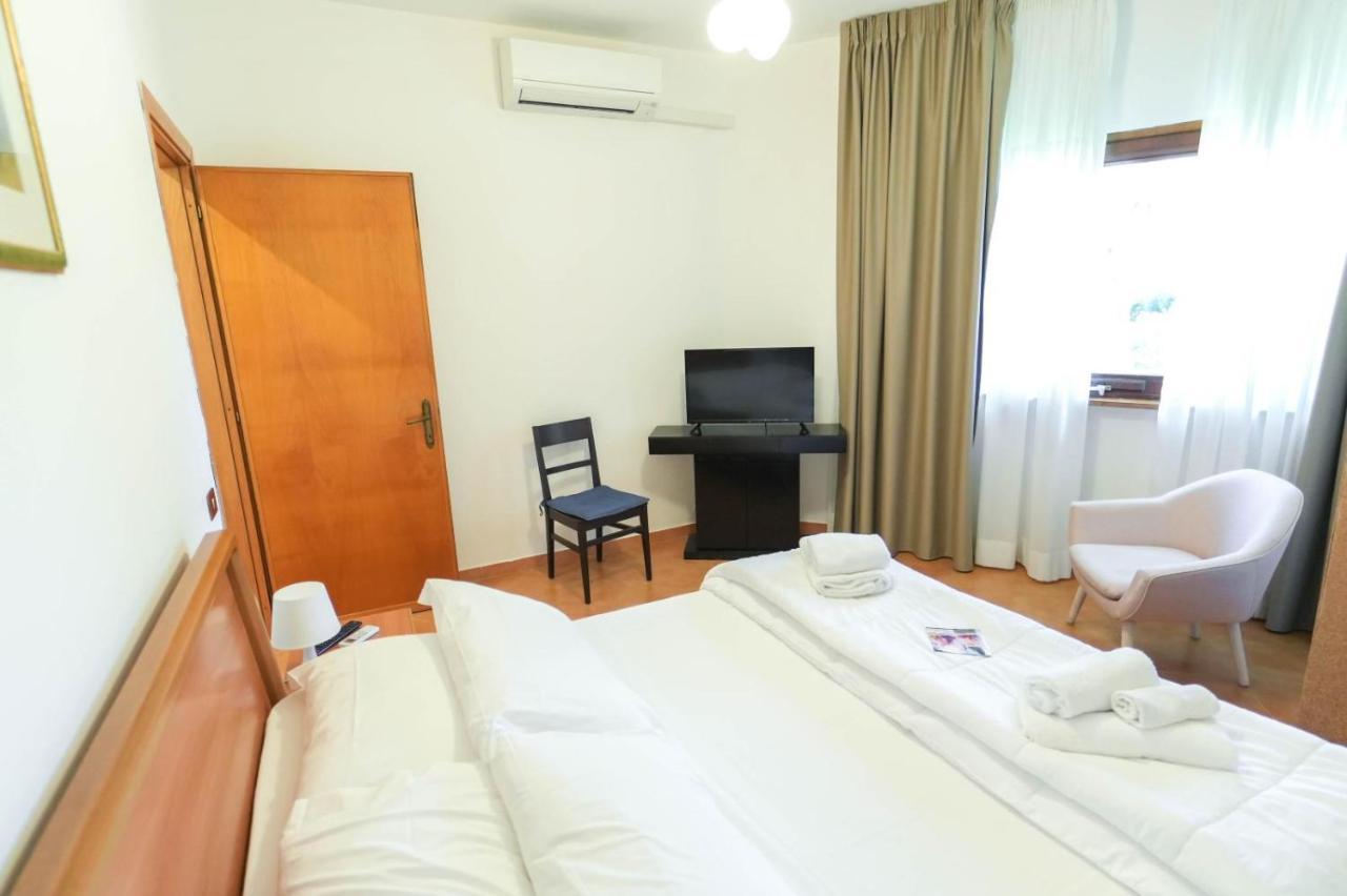 Paradise Suite Λατίνα Εξωτερικό φωτογραφία